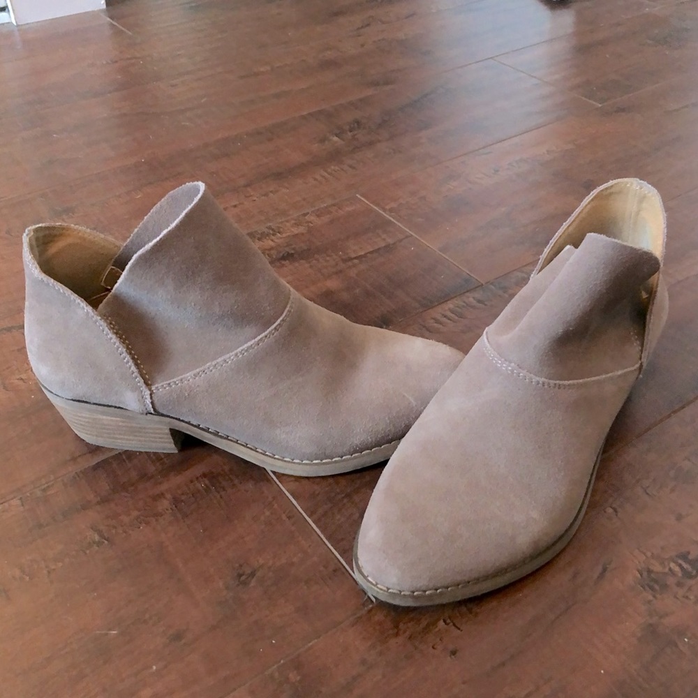 Lucky Brand Taupe Leather Booties, like new!